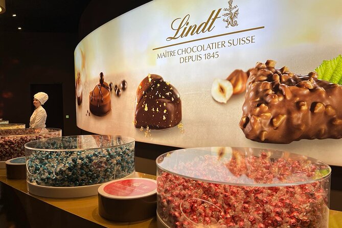 Small Group Zurich Walking Tour, Cruise and LINDT Factory - Itinerary Overview