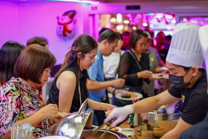 Smile Riverside Cruise Luxury Buffet Dinner from Bangkok - Dining Experience: A Feast on the Water