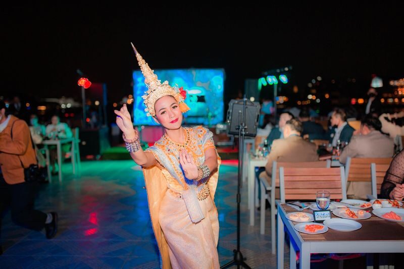 Smile Riverside Dinner Cruise in Bangkok - Two hours on the Chao Phraya after dark