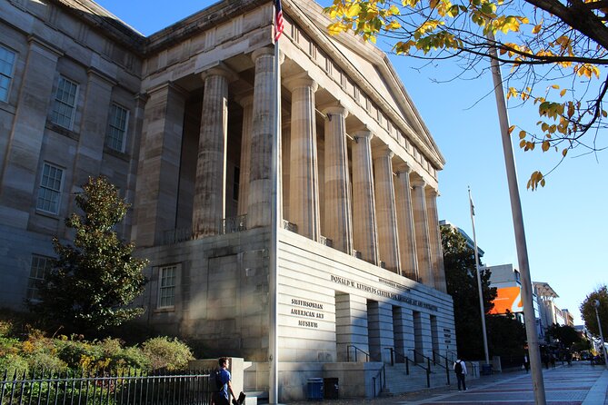Smithsonian American Art Museum Tour - Exclusive Museum Insights