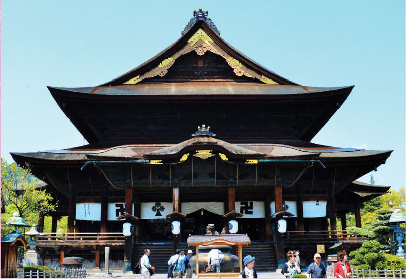 Snow Monkeys, Zenko-ji Temple & Sake in Nagano day tour - Three Nagano experiences, one long day
