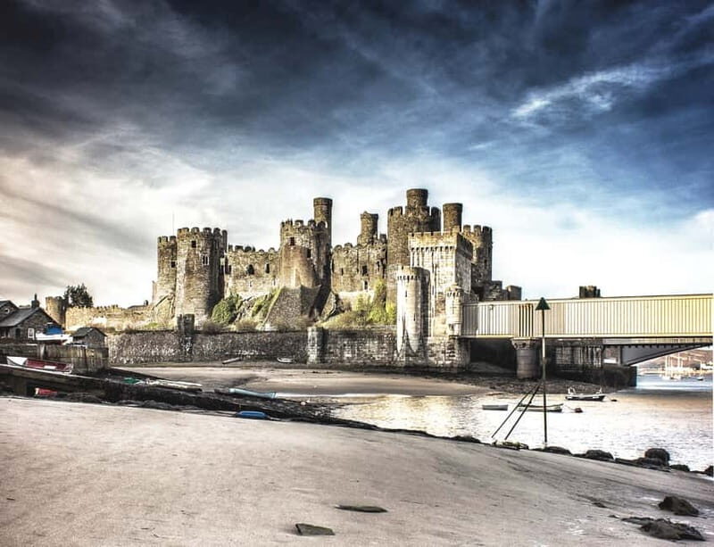 Snowdonia: Snowdonia, Bodnant Gardens & Castles Private Tour - Bodnant Garden: A Floral Wonderland