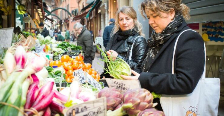 Soave: Market Tour, Private Home Cooking Class, and Dinner - Market Tour Experience Details