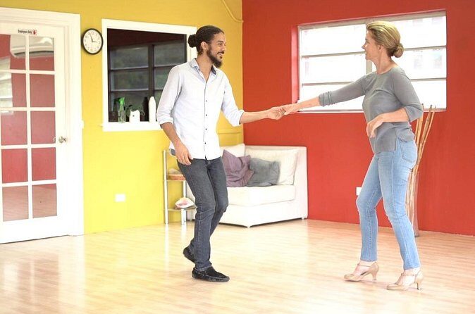 Social Dance Class with a Pro Instructor - An In-Depth Look at the Dancing Experience