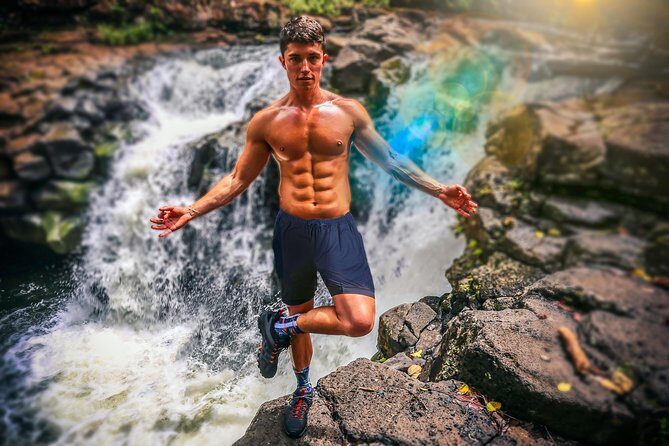 Social influencer and Travel Blogger Adventure on Kauai - Exploring the Details of the Kauai Social Media Tour