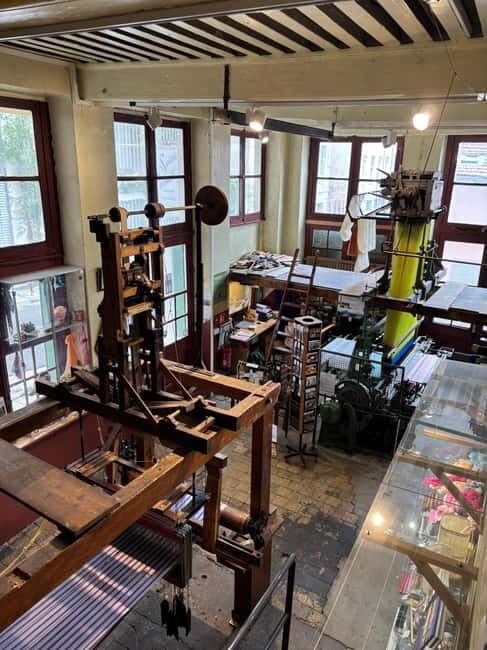 Soierie Vivante's weaving workshops : tours and demos - Exploring Lyon’s Silk Heritage: An In-Depth Look