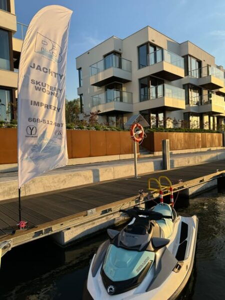 SOLMARINA Gdańsk: JET-SKI Rental - Additional Services and Amenities