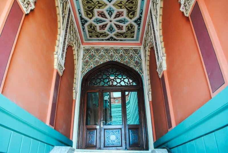 Sololaki - Urban Legends Walk of Bourgeoisie & Haunted Flats - Who Will Love This Tour?