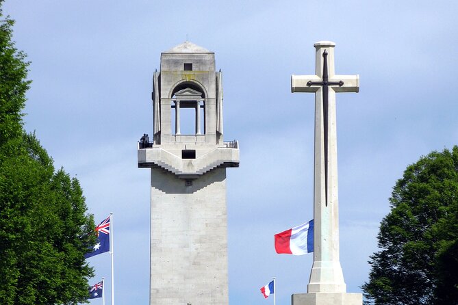 Somme Battlefields Day Trip From Paris - Commemorating the Fallen: Memorials and Cemeteries