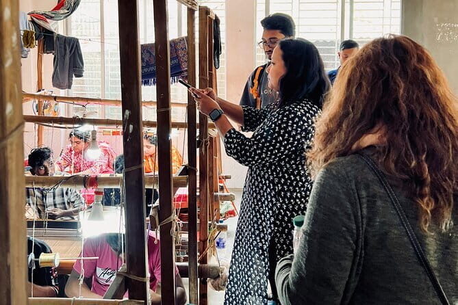 Sonargaon Panam City and Mayadwip Riverside Village Tour - Jamdani Weaving Factory: Craftsmanship up Close