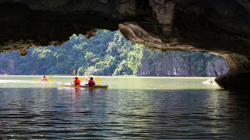Sonata Halong Day Cruise: Ha Long Bay, Sung Sot Cave & Ti Top Island - Afternoon tea, music, and the ride back