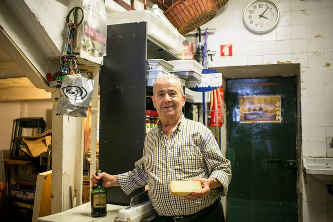 Song of the Sea: Fish, Seafood and Tradition in Lisbon's Port Zone - Traditional Fish Dishes: A Taste of Lisbons Heritage