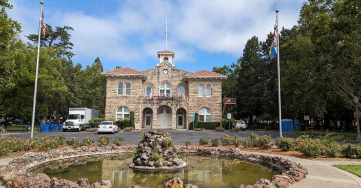 Sonoma Scavenger Hunt Walking Tour & Game - Highlights