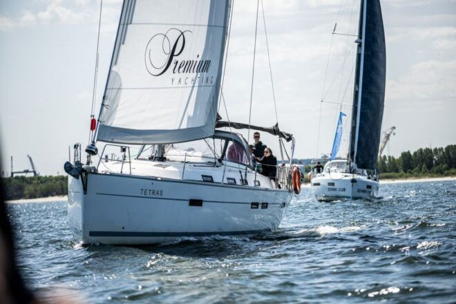 Sopot: Yacht Cruise Around the Bay - Language Support