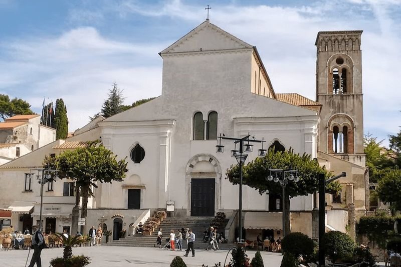 Sorrento and the Amalfi Coast Day Tour from Naples - Sorrento: a quick taste of lemon-scented streets