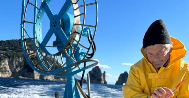 SORRENTO FISHING: DAY OR NIGHT FISHING TOUR IN CAPRI - Inclusions of the Tour