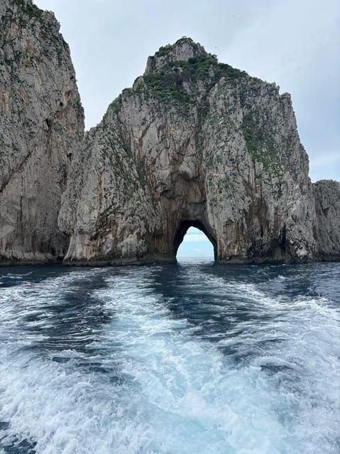 SORRENTO FISHING: DAY OR NIGHT FISHING TOUR IN CAPRI - Languages and Group Size