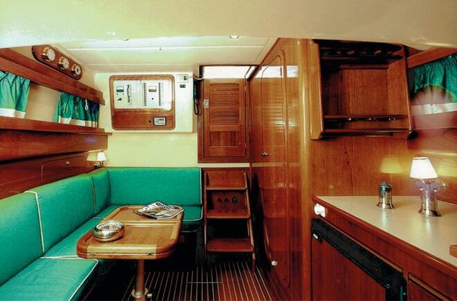 Sorrento: Luxury Private Boat Drinking & Watching the Sunset - Description