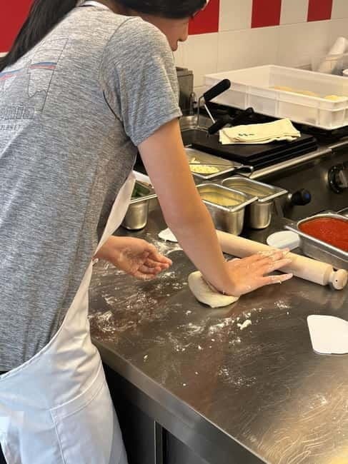 Sorrento: Neapolitan Pizza Making Class Lunch or Dinner - Who Should Consider This Experience?