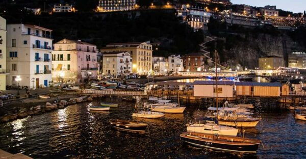 Sorrento: Night Time Walking Tour & Limoncello Tasting - Guided Walk Through History