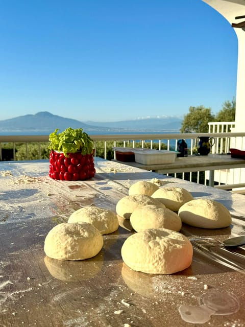Sorrento: Pizza Making Class With Nino - Savor Prosecco and Traditional Bruschetta