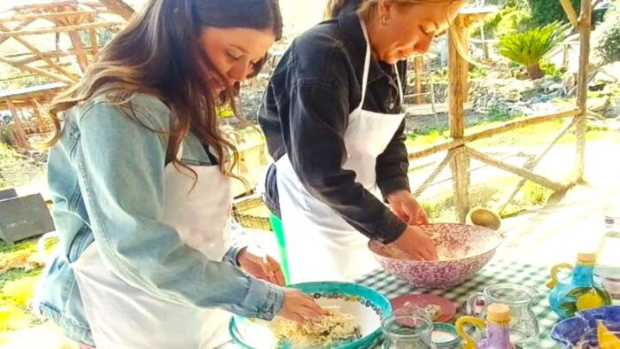 Sorrento: Pizza Making W/ Wine, Limoncello, & Transfer - Flexible Travel Plans