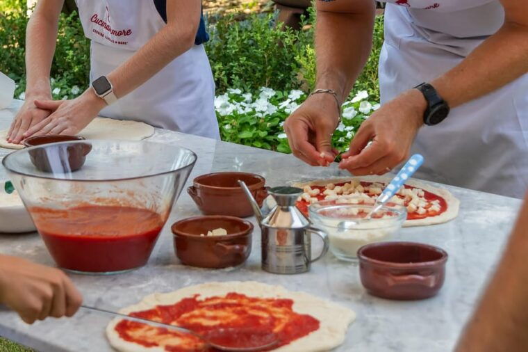 SORRENTO: Pizza School Mastering Neapolitan Delights - Hands-On Techniques for Perfect Dough