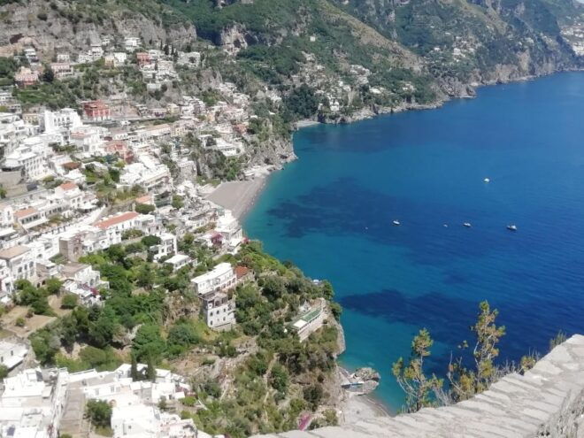 Sorrento: Private Transfer Sorrento to Napoli - Highlights and Assistance