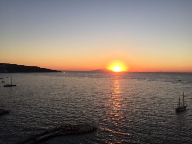 Sorrento: Scenic Boat Tour with Aperitif - Good To Know