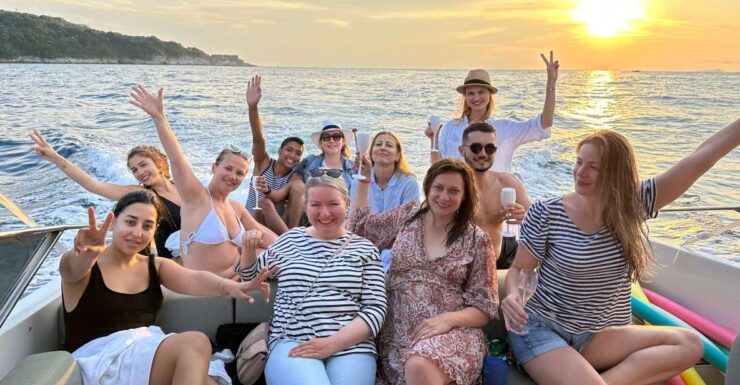 Sorrento: Scenic Boat Tour With Aperitif - Tour Highlights
