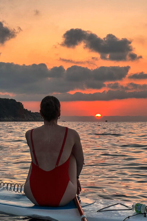 Sorrento: SUP Paddleboard Tour to Bagni Regina Giovanna - Experience Highlights