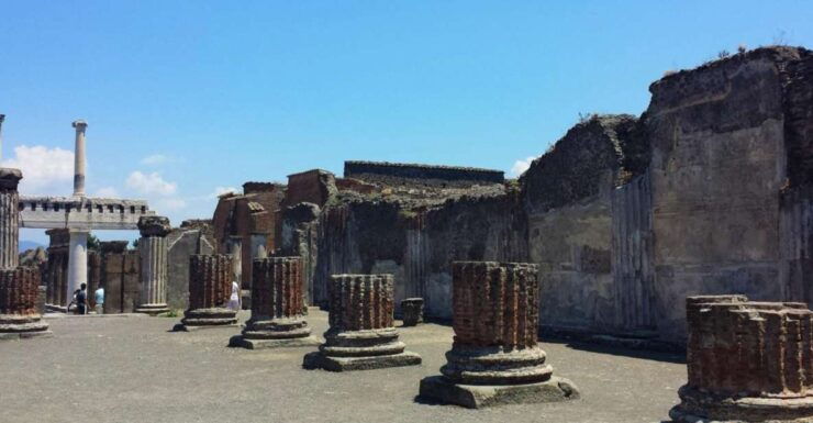 Sorrento: Transfer to or From Sorrento With a Stop at Pompeii Excavations - Transfer Service Details