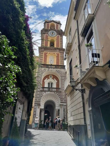 Sorrento Walking Tour: History, Limoncello &Manifacturing - Location and Meeting Point