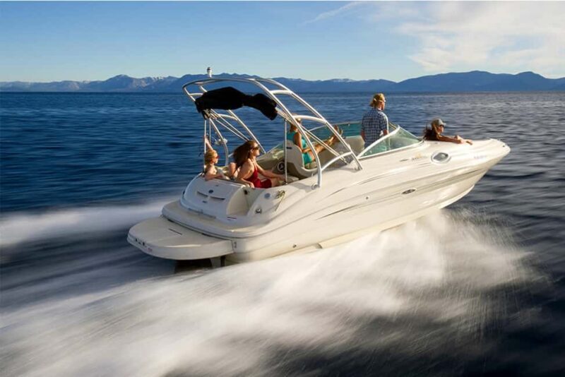 South Lake Tahoe: 23-foot Sea Ray Power Boat Rental - An In-Depth Look at the Powerboat Experience