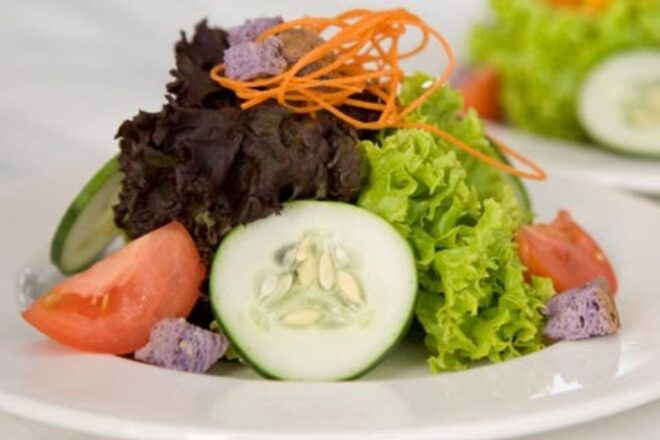 South Maui: Sunset Cruise With 4-Course Dinner and Drinks - Dinner and Drinks Experience