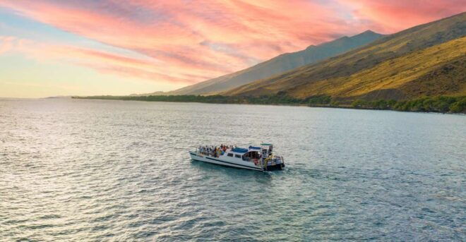 South Maui: Sunset Dinner Cruise Aboard the Malolo - Cruise Along the Picturesque Maui Coastline