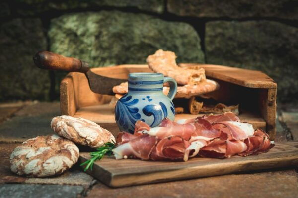 South Tyrol's Top Wines With Traditional Marende - Unique Features of South Tyrol