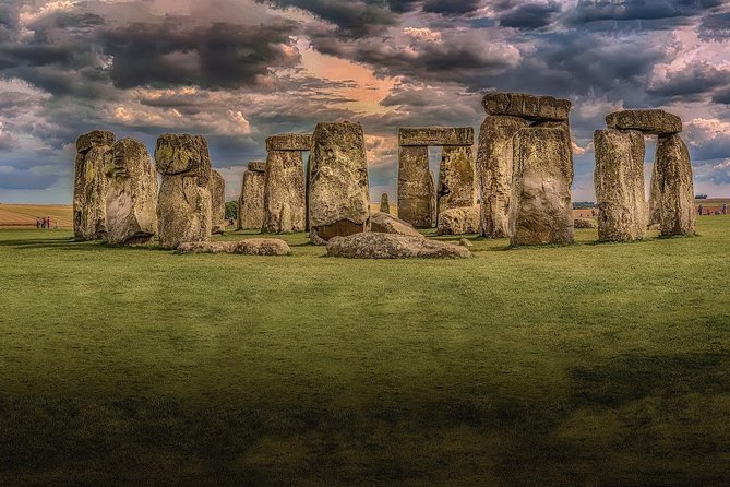 Southampton Excursion: Pre-Cruise Tour From London to Southampton via Stonehenge - Tour Guides and Drivers