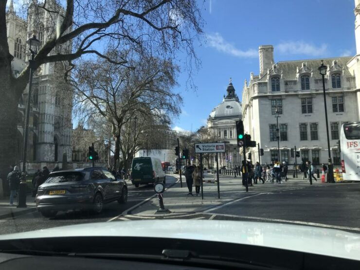 Southampton: Private Transfer to London Hotels and Airports - Experience