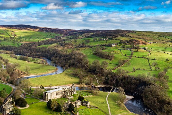 Southern Dales Tour App, Hidden Gems Game and Big Britain Quiz (1 Day Pass) UK - Competing for Prizes Against Fellow Travelers