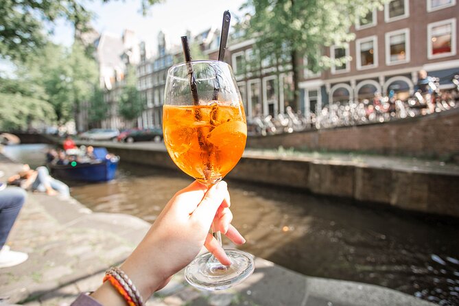 Souvenirs of Amsterdam Walking Tour - Local Tour Guide