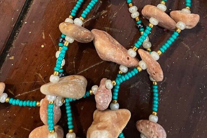 Souvenirs workshop A Mi Mek It! in Montego Bay Jamaica (FR & EN) - The Sum Up