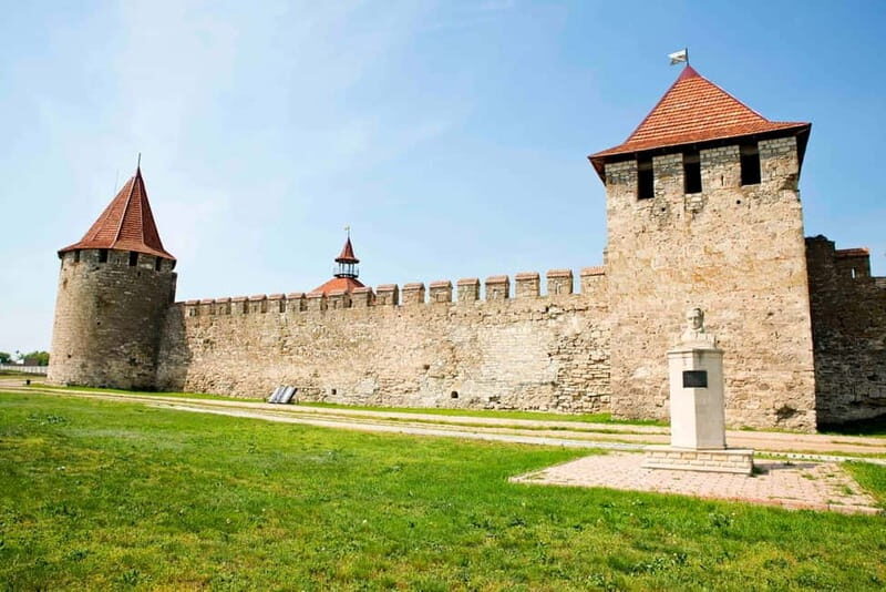 Soviet Secrets of Transnistria: Safe Private Tour to Bender - An In-Depth Look at the Tour Experience