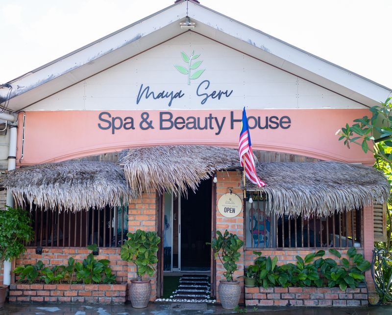 Spa Experience at Maya Seri Spa & Beauty House in Langkawi - Choosing between reflexology and a longer treatment