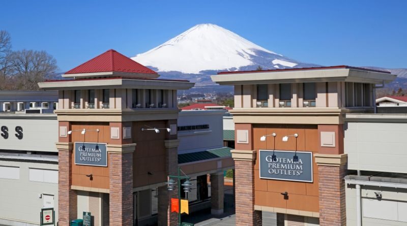 Spacious luxury bus: Mt.Fuji 5th.St & Gotemba&Hakone Trip fromTokyo - A short cruise on Lake Ashi