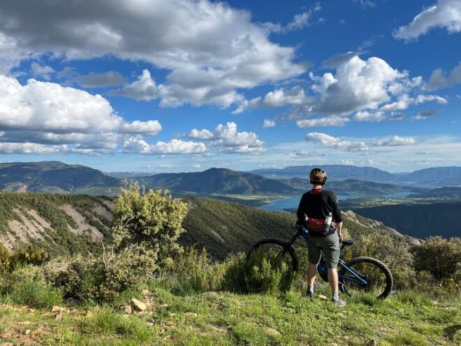 Spain Pyrenees: Mountain Bike Tour and Gravity Experience - Stunning Pyrenees Landscapes