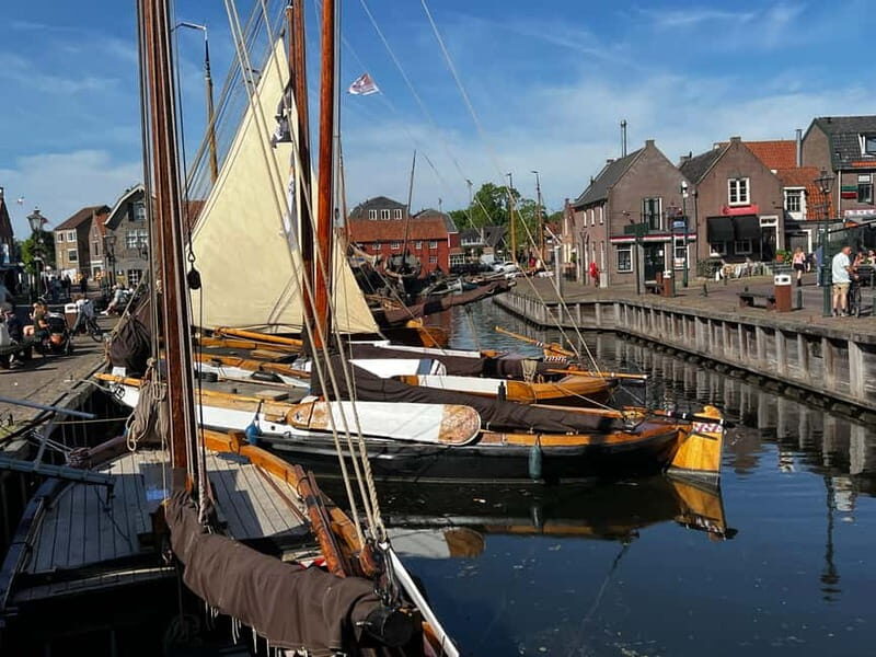 Spakenburg: Guided Walking Tour of the Historic Center - Scenic Views and the Three-Province Lake