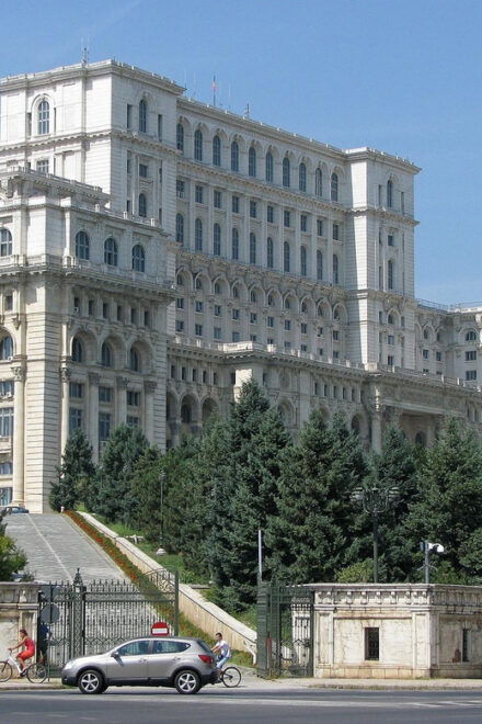 Spanish Guided Tour at the Palace of Parliament in Bucharest - Itinerary and Meeting Information