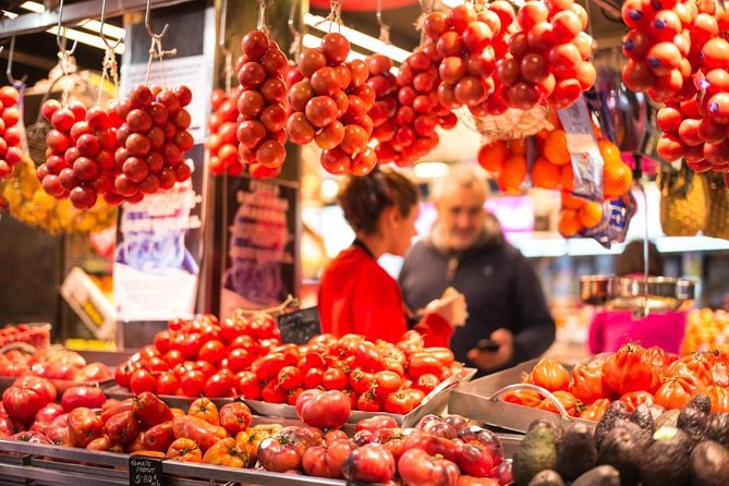 Spanish Oysters, Cava and Ibérico Ham at Barcelona's La Boqueria Market - Sampling Local Favorites at La Boqueria Market