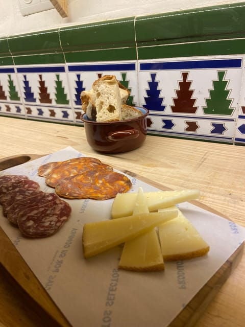 Spanish Sips and Bites: Discovering Sangria and Ibérico - Balanced Sweetness and Tanginess